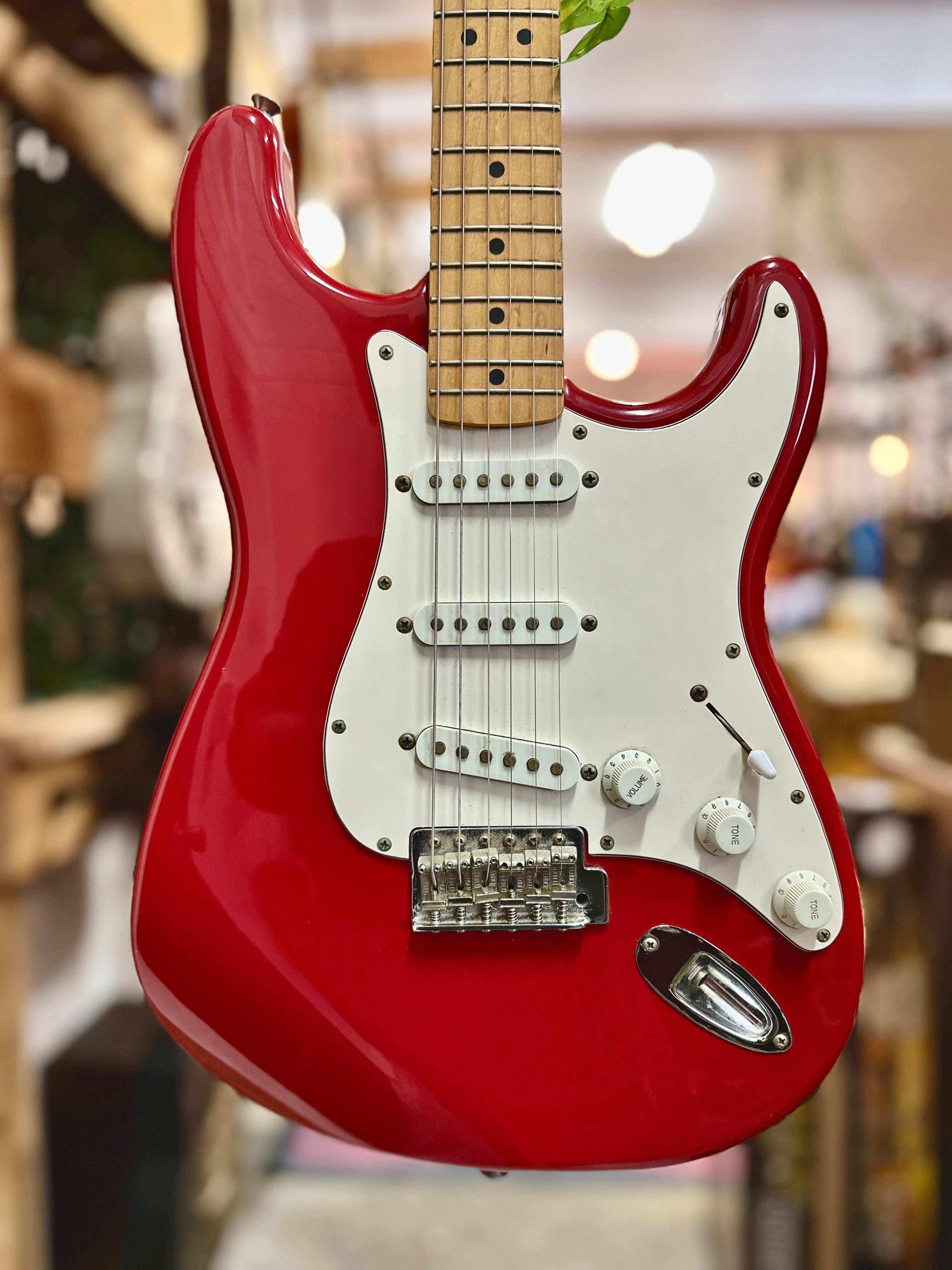 Fender | American Standard Stratocaster | Dakota Red | 1991 | Pre-Loved Fender | American Standard Stratocaster | Dakota Red | 1991 | Pre-Loved